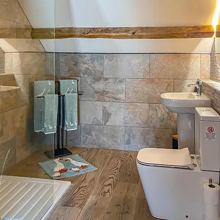 Little Pythorne - Uk45253 Holiday home *